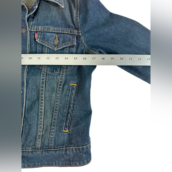 Classic Levi’s Jean Jacket Small, Trucker Jean Jacket - Picture 6 of 10